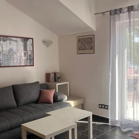 Apartamento Seaside Holidayhouse , *